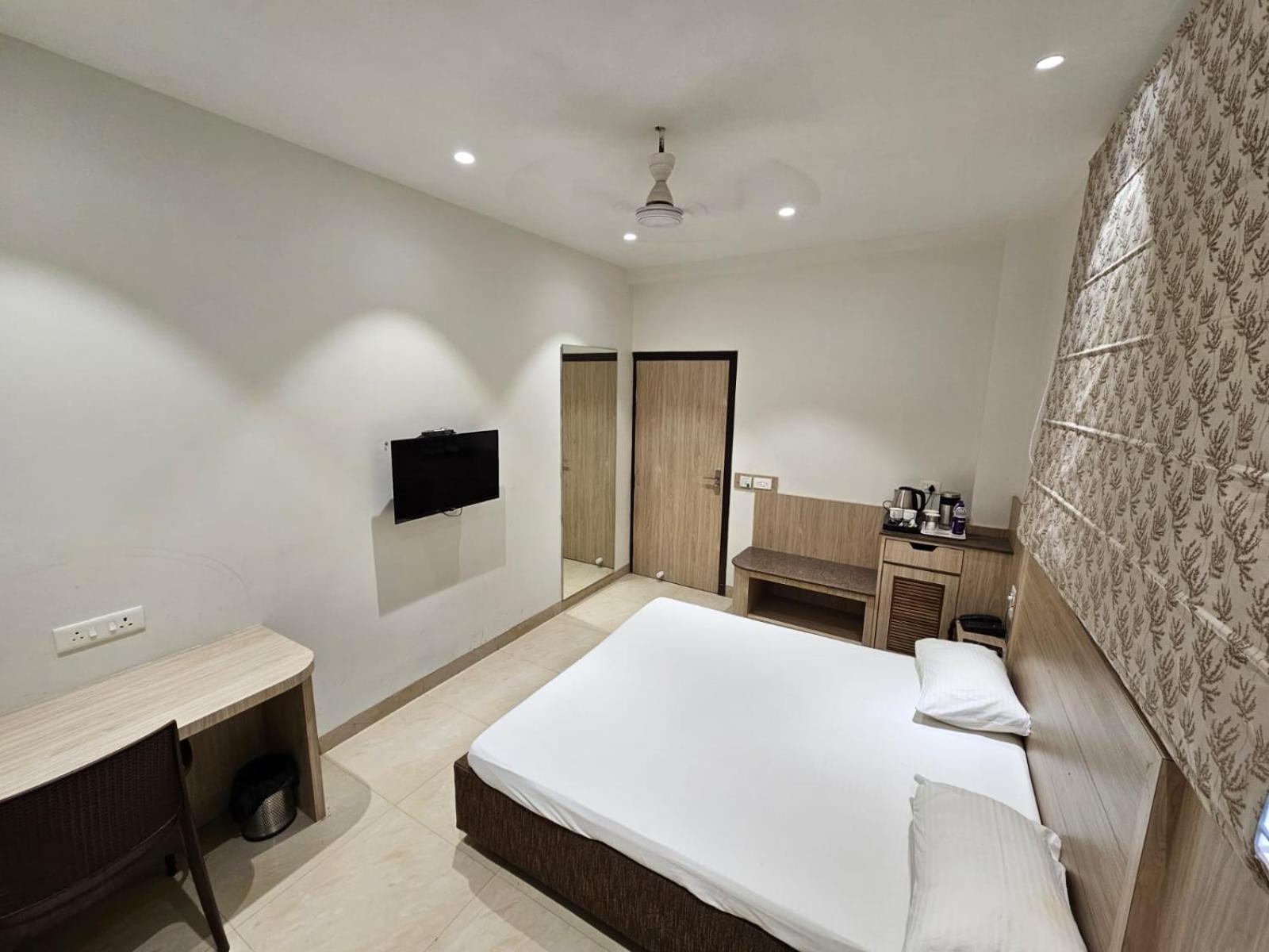 Hotel Bagla Atithi Banaras Varanasi Bagian luar foto