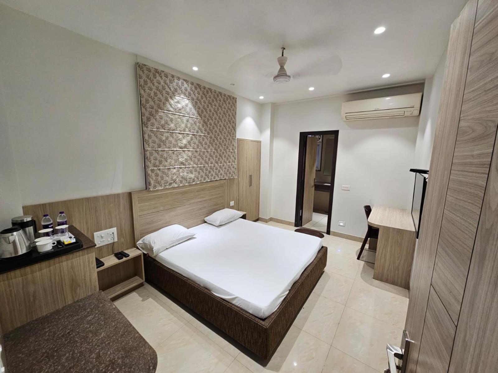 Hotel Bagla Atithi Banaras Varanasi Bagian luar foto
